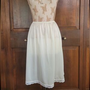 1980’s Vintage Deena ivory slip skirt